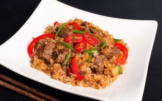 Рис зі свининою (300г)