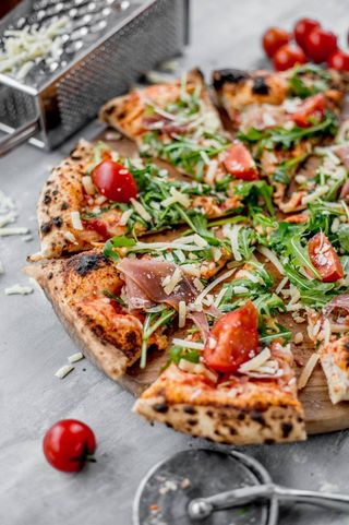 Parma pizza iz peći na drva