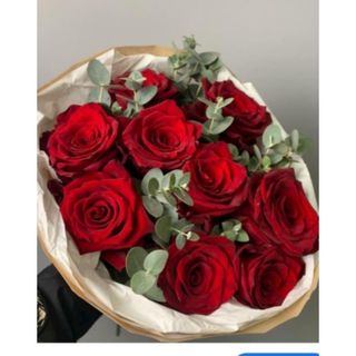 წითელი ვარდები 10 ც