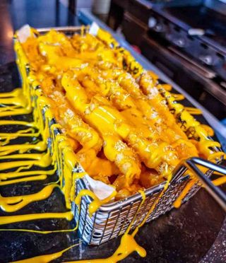 CHEESY CHEESE LOADED FRIES 350GR