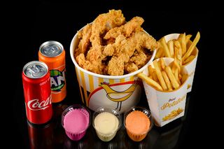 Meniu big crispy de pui nepicant la galeata