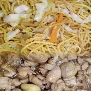 C5 Massa Chao Mian com Galinha e Castanhas