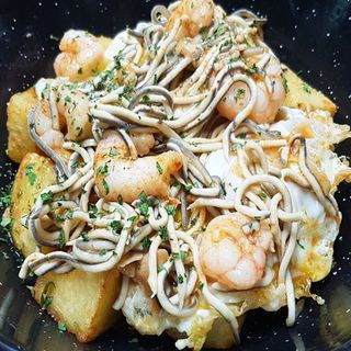 Huevos Rotos Gulas Y Langostinos