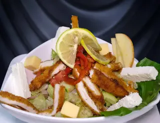 Salade De Poulet Pané