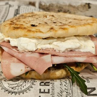 Sándwich de Mortadela