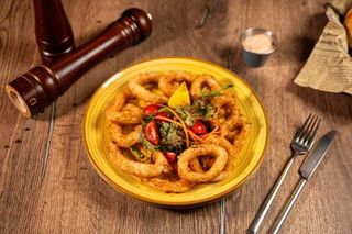 Calamar pane cu sos calipso