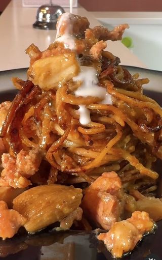 Spaghetti all'assassina con stracciatella
