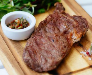 Bistec (cochino negro)