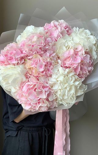 Buchet hortensii colorate