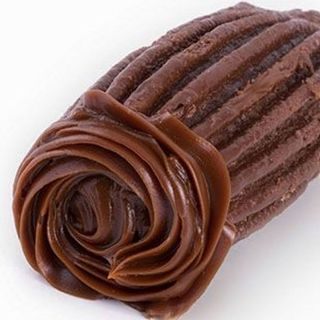 Churro de chocolate relleno de dulce de leche