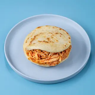 Arepa De Pollo Desmechado