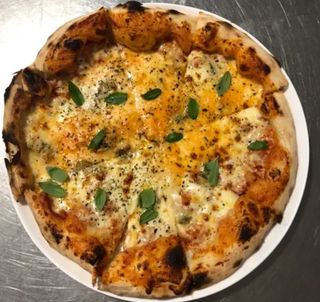 PIZZA QUATTRO FORMAGGI 650 gr