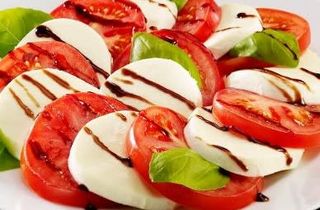 Salade De Mozzarella Et Tomate