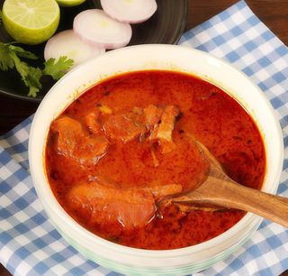 Rogan Josh De Pollo
