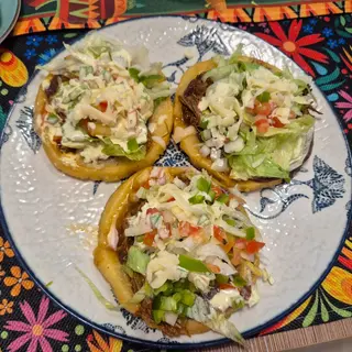 Sopes De Ternera
