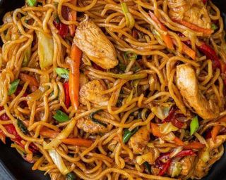 N. 17 Yakisoba de Frango