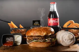 Mama Burgers Special s pomfritom Meni 4