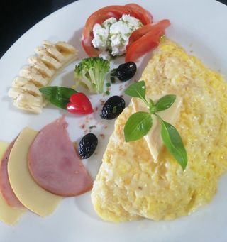 Petit Dejeuner Omelette Fromage Jambon