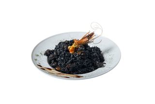 Rižoto crni sa  plodovima mora porcija 370 gr