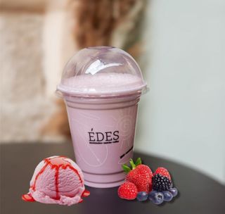 Ягідний молочний коктейль