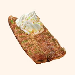 Дубайський шоколад з крем-чіз в тарілці