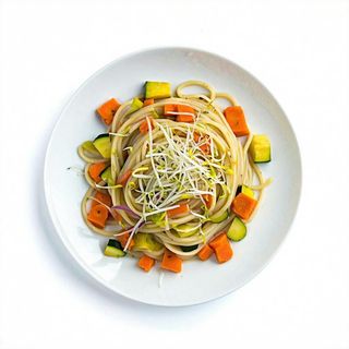 Spaghetti di soia con verdure