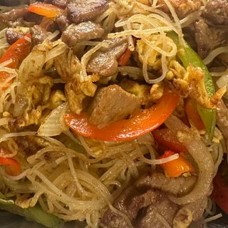 spaghetti di riso manzo  con curri