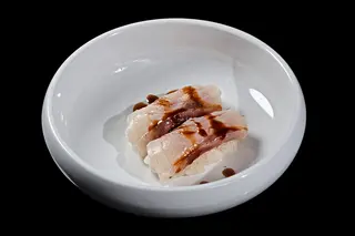 119 Nigiri branzino scottato