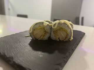 Maki De Pollo Frito (8 Pzs.)