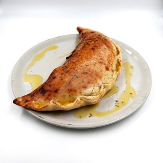 PIZZE CALZONE DI POLLO (Sin salsa de tomate)