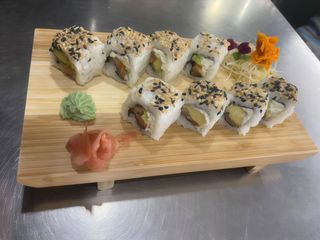 Salmón cheese roll (8 pzs.)