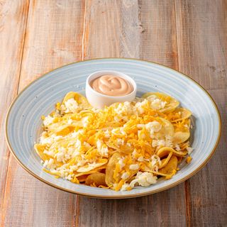 Chipsuri de casă cu mozzarella si cheddar + sosul casei