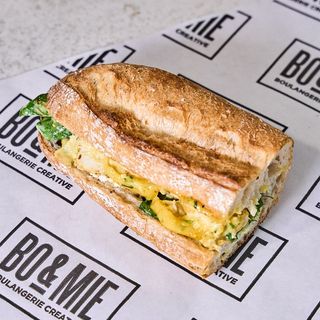 1/2 Bocadillo Pollo Curry 