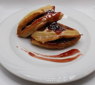 Waffle cu dulceața de căpșuni