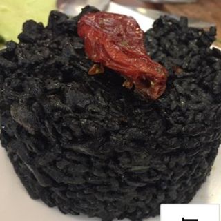 Arroz Negro De Chocos Y Gambas Con Alioli