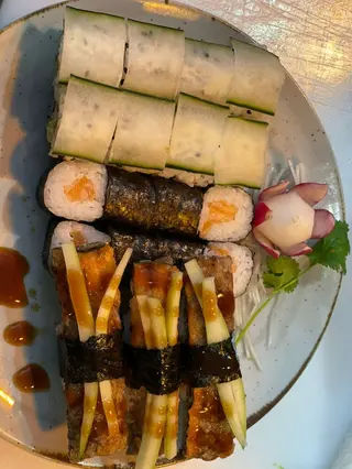 A4 Sushi Misto Uramaki Frango Frito