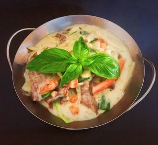 48 Ternera Con Curry Verde Thailandés