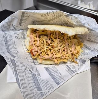 Arepa Con Carne O Pollo