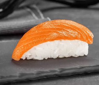 Սուշի սաղմոնով