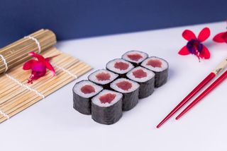 Hosomak tuńczyk 8 szt.