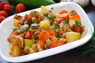 Sałatka z grillowanym kurczakiem