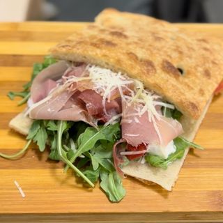 Focaccia Toscana crudo