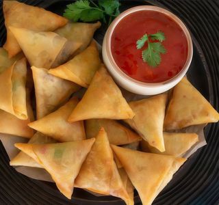 Mini Samosa de Pollo (4 Unidades)