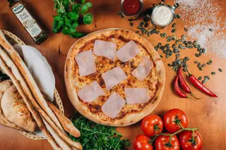06. Pizza Calzone (Rozmiar Pizzy: Duża 40)