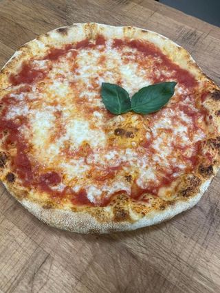 Margherita ( disponibile solo a cena)