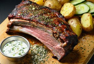 Coasta de porc la gratar