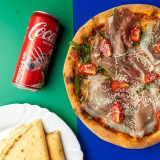 Parma Prosciutto pizza 32cm + Palačinka sa eurokremom + Coca-Cola 2l