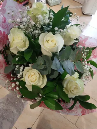 Media Docena Rosas Blancas