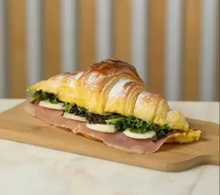 Croissant Presunto e Queijo