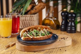 ჰოთ-დოგი #1